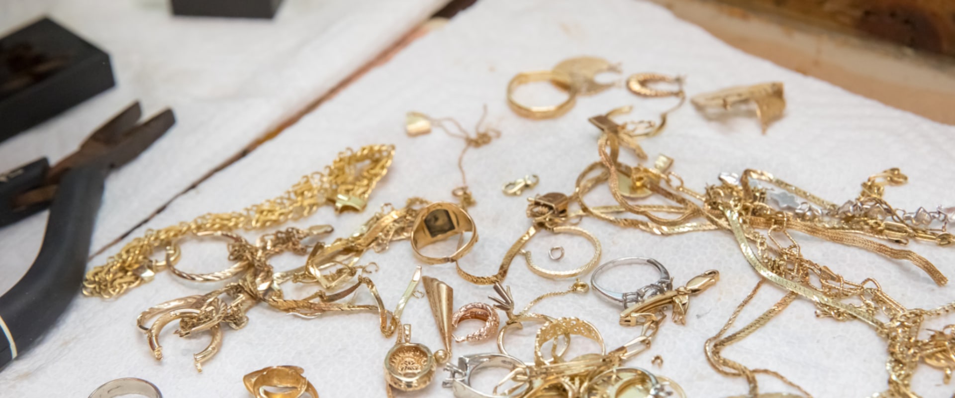 The Impact of Jewelry Recycling on the Mining Industry